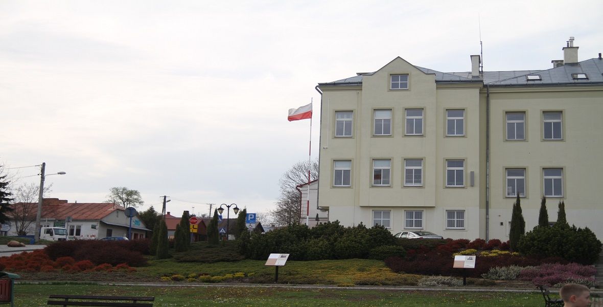 Siedziba władz miasta i gminy w Pruchniku. 