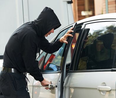 Sposoby złodziei na kradzież samochodów