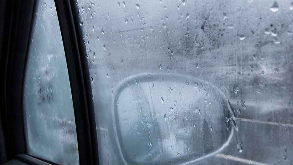 Poznaj sprytne sposoby na zwiększenie widoczności w aucie