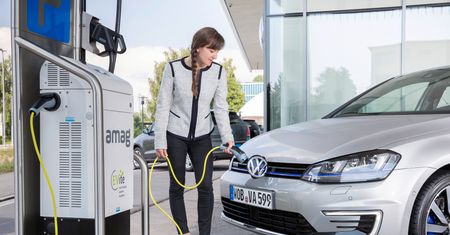 Producenci zrzucają się na ładowarki do aut. Niemcy mają swój plan elektromobilności