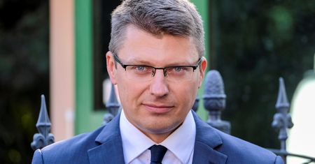 Prawicowy portal opublikował korespondencję dziennikarza "Gazety Wyborczej" z wiceministrem
