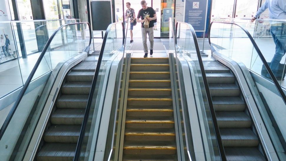 katowice dworzec pkp schody ruchome