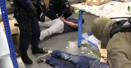 Policja przejęła 80 ton materiałów wybuchowych. Przestępcy wysyłali je na zachód Europy