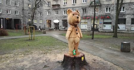 Kolejne baśniowe rzeźby na Ochocie. Cieszą się nimi mieszkańcy stolicy