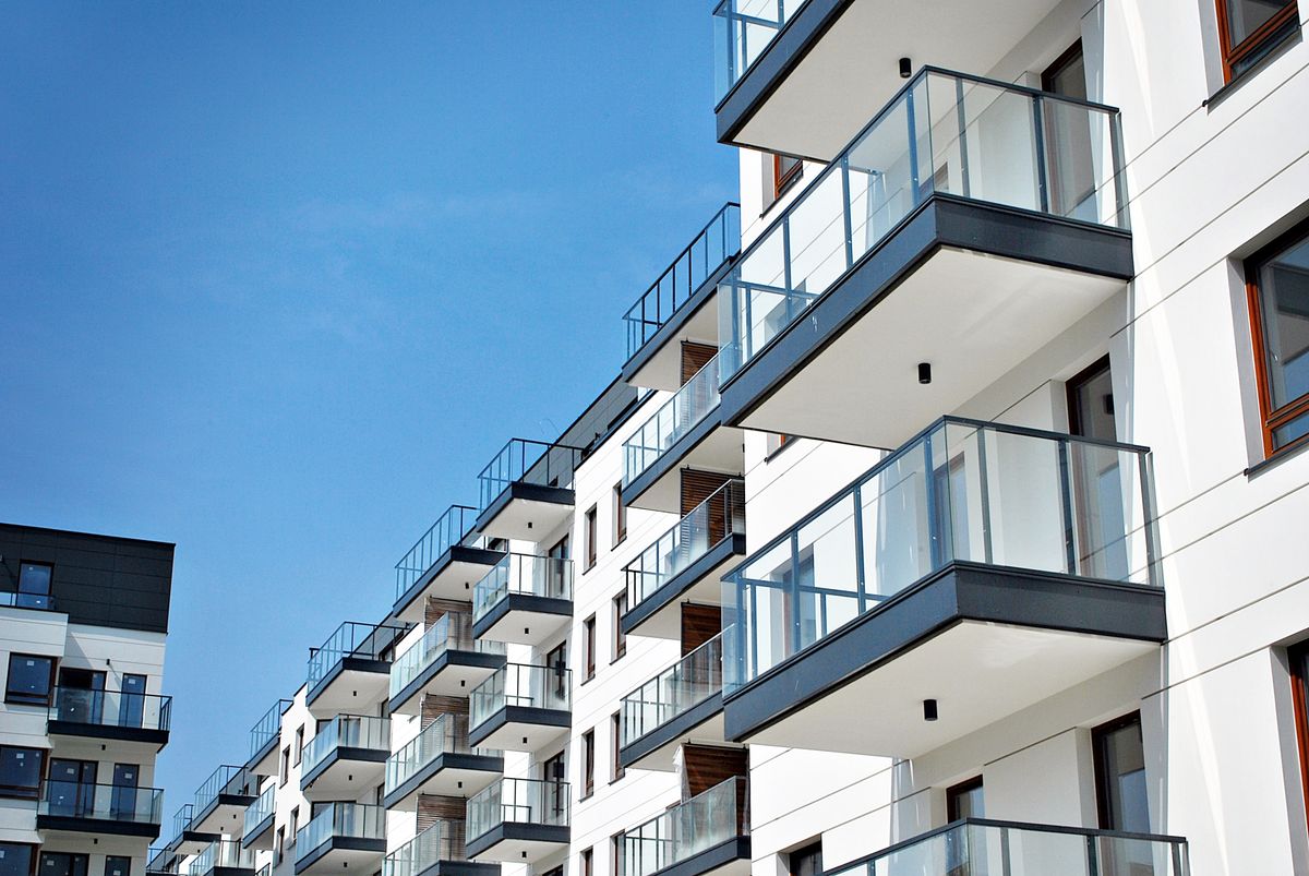 Mieszkania na polskim rynku nieruchomości, jakie mieszkania najczęściej kupujemy, jaki metraż, ile pokoi?