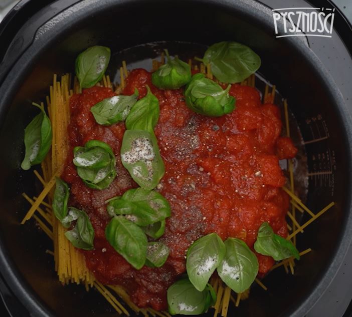 Spaghetti z klopsikami w sosie pomidorowym- Pyszności