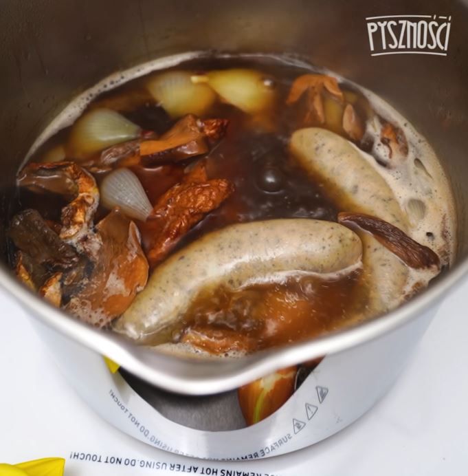 Żurek z puszystym jajkiem- Pyszności