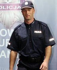 Mundury policjantów nie zdają egzaminu