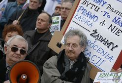 Emeryci i renciści protestują przeciw zahamowaniu waloryzacji