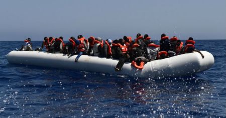 Włochy: ponad 2350 migrantów uratowano na Morzu Śródziemnym