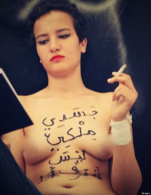 19-letniej Tunezyjce grozi ukamienowanie za pokazanie piersi