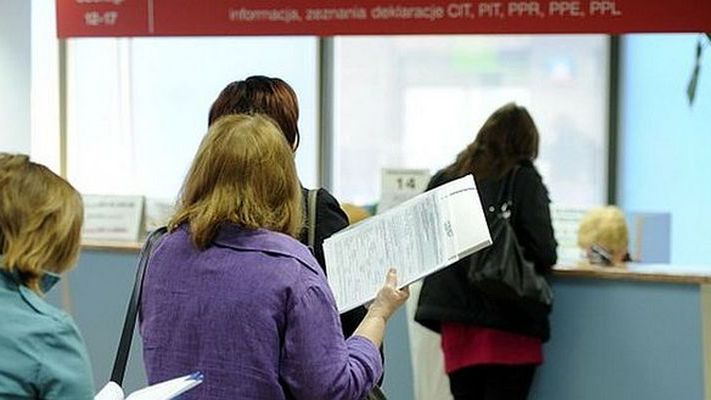 Małżonkowie dostają wezwania do zapłaty podatku.