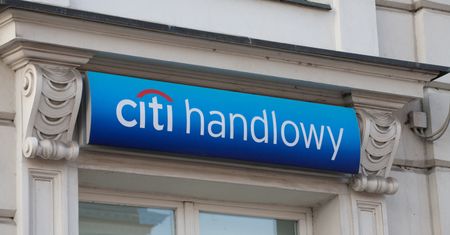 Citi Handlowy blokuje karty klientów. "To kwestia bezpieczeństwa"