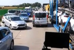 "Korytarz życia" zablokowany na autostradzie A4. Policja ma nagranie strażaków