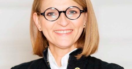 Sroga mentorka z "Projektu Lady" zmieniła się w demona seksu! Nie poznacie jej na nowych zdjęciach! Jest ogień!