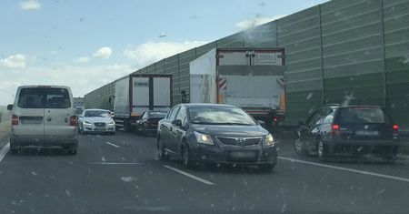 Blokowali korytarz życia na A1. Internauci oburzeni
