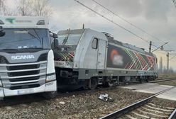 Czechowice-Dziedzice. Zderzenie tira z lokomotywą. Trasa zablokowana na wiele godzin