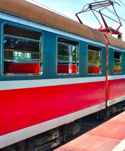 Tragiczny wypadek w Wiśniowej. Samochód wjechał pod pociąg