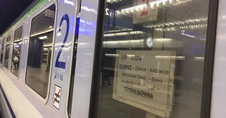 "Dziwne" Pendolino na trasie do Gdyni. Intercity wypuściło na tory zwykły pociąg