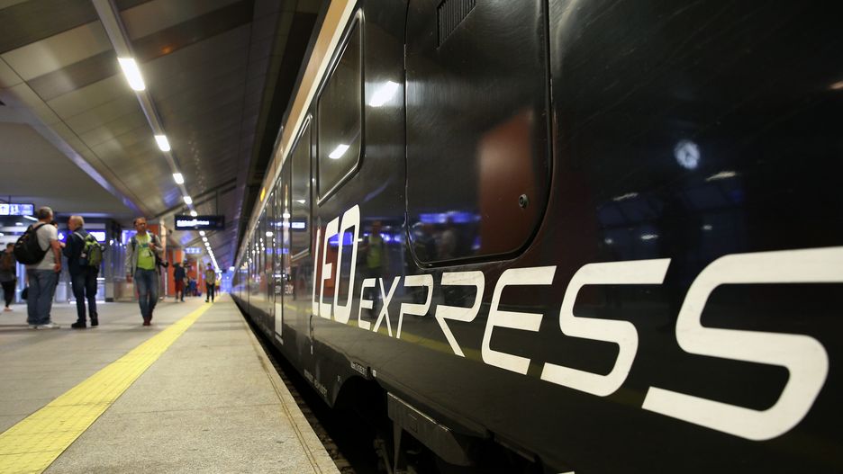 Konkurencja PKP Intercity. Pasażerowie mogą się tylko cieszyć