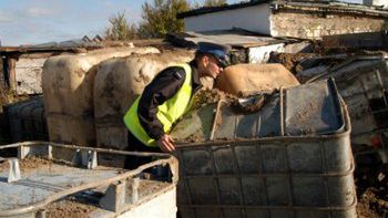 Policja likwiduje nielegalny odwiert paliwa