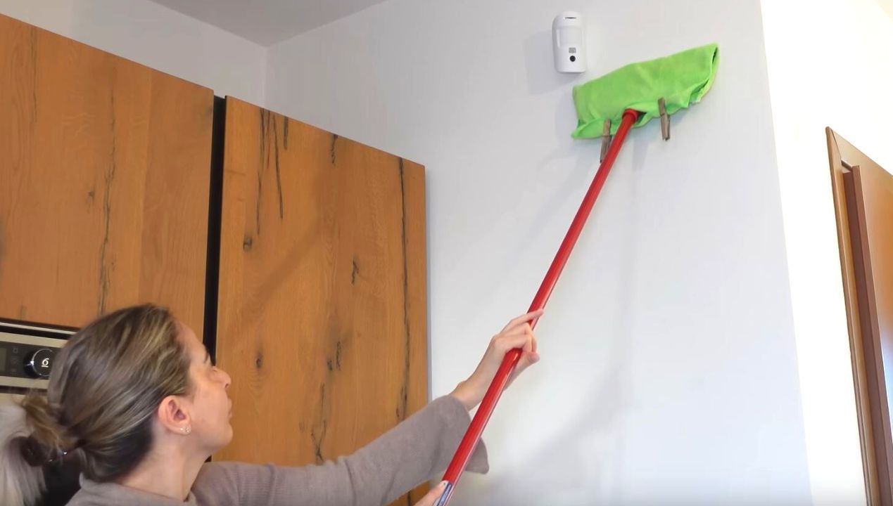 Jak usunąć kurz ze ścian? fot. youtube