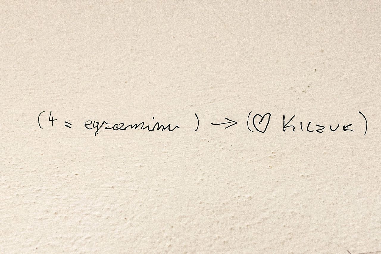 Niezwykła ściana. Studenci pisali, co myślą o wykładowcy