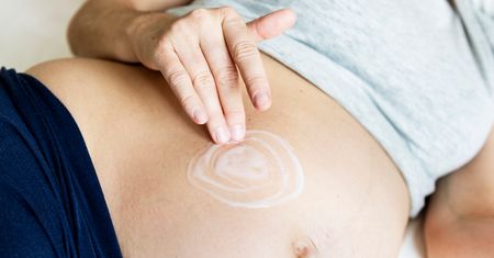 Kosmetyki dla ciężarnej - jak walczyć z cellulitem w ciąży?
