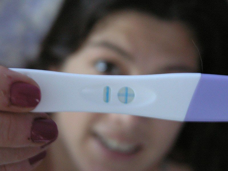 Pozytywny test ciążowy to dla wielu pacjentek ogromna radość.