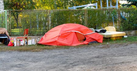 Koczuje w centrum miasta