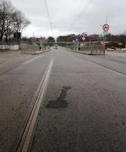 Najsłynniejsza łopata w Polsce. Dziura już załatana