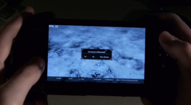 Ten dzielny człowiek gra w pecetowe Skyrim na... PS Vicie
