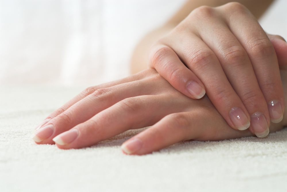 Łamliwe paznokcie - jak wzmocnić paznokcie domowymi sposobami?