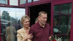 Jerzy Kos z żoną Alicją na Okęciu