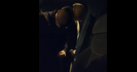 Kierowca Ubera pokazuje drastyczny film. "Pobili mnie, bo nie działało mi radio"