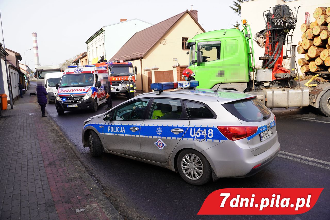 73-latka potrącona przez ciężarówkę. Na miejscu LPR