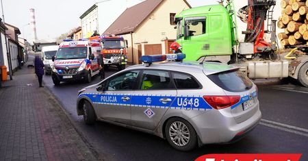 73-latka potrącona przez ciężarówkę. Na miejscu LPR