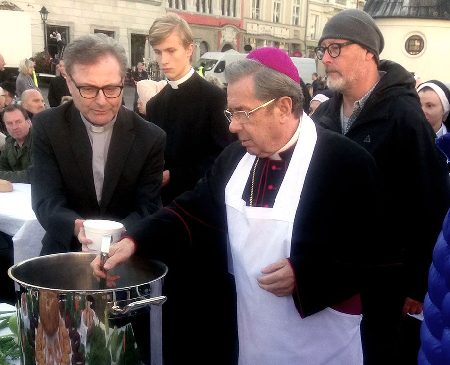 Wiemy więcej o "Klerze" Smarzowskiego. Brutalna prawda o pedofilii w Kościele