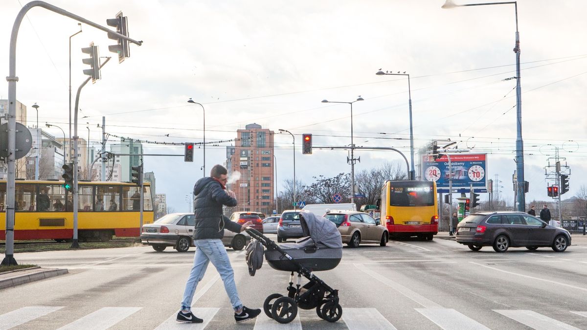 AVIVA wprowadziła pełnopłatny, sześciotygodniowy urlop dla każdego ojca