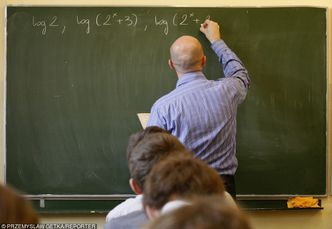 Podwyżki dla nauczycieli. 400 zł więcej dla wychowawcy
