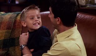 Pamiętamy go z "Przyjaciół". Jak Cole Sprouse wygląda teraz?