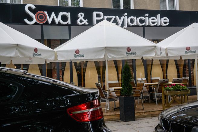 Jak zniszczyć "Gazetę Polską"? Ksiądz Sowa nagrany w restauracji "Sowa i Przyjaciele"