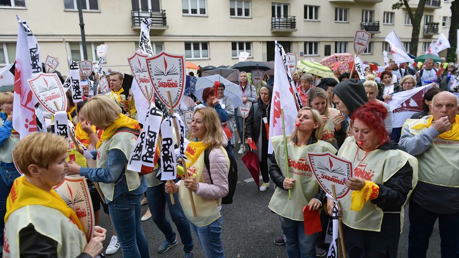 Nauczyciele chcą podwyżek, ale też nie podoba im się nowy system awansu