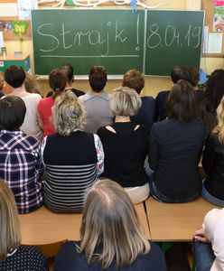 Strajk nauczycieli zawieszony. Jak będzie od poniedziałku? "18 godzin przy tablicy, poza tym nie robimy nic"