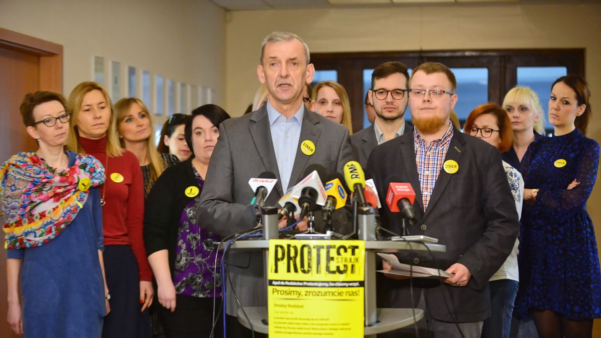 - Gotowi jesteśmy do rozmów 24 godziny na dobę - deklaruje szef ZNP.