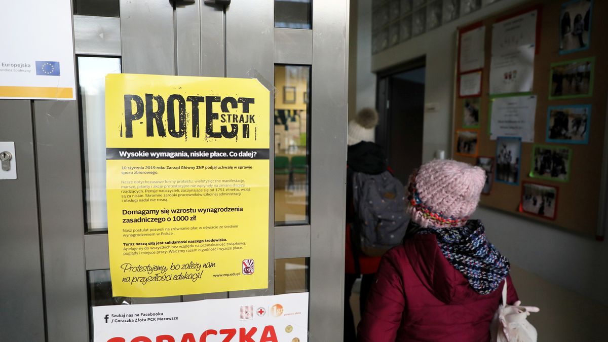 Rodzicom na etacie przysługuje wolne na czas protestu. Jednak nie każdemu tyle samo dni