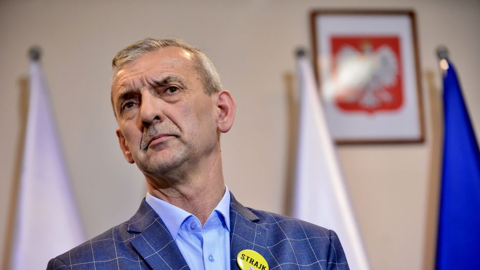 Szef ZNP Sławomir Broniarz w nieprzemyślanym przypływie szczerości nie odbycie się matur nazwał "bronią ostateczną".