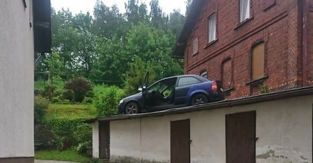 Wałbrzych. Uciekał przed policją. Wylądował na dachu budynku