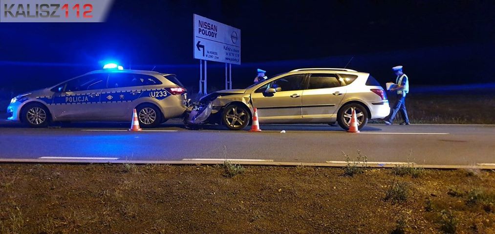 Kalisz. Próbował przejechać policjanta. Pościg za złodziejem auta