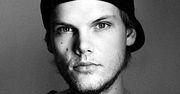 Avicii przed śmiercią błagał rodzinę o pomoc. Dlaczego mu nie pomogli?